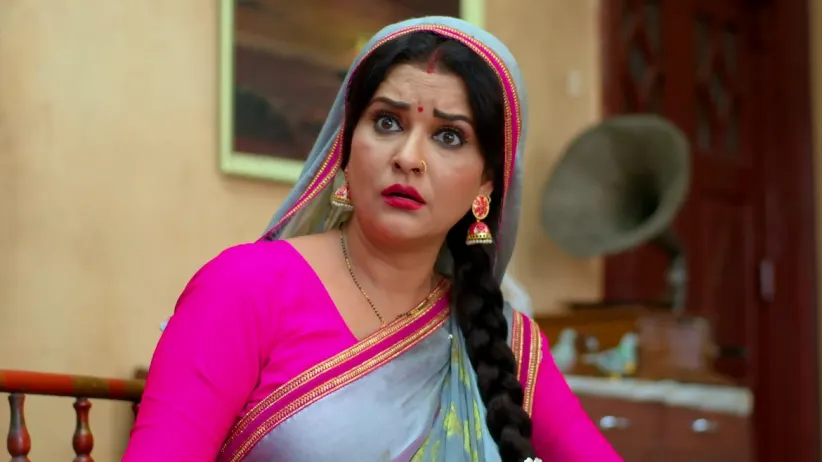 Mishra and Mirza Arrive at the Mansion