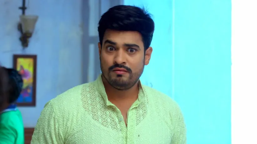 Haider and Suresh Plan a Robbery