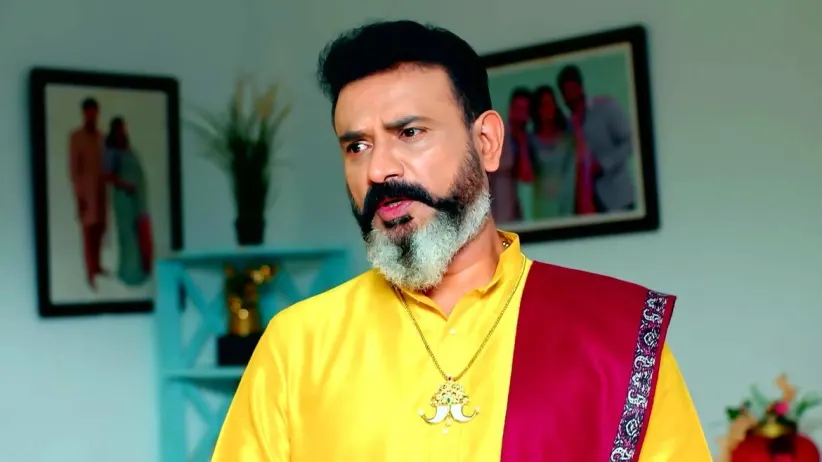 ರಾಹುಲ್ ಸರಸ್ವತಿ ಮೇಲೆ ಕೂಗುತ್ತಾನೆ