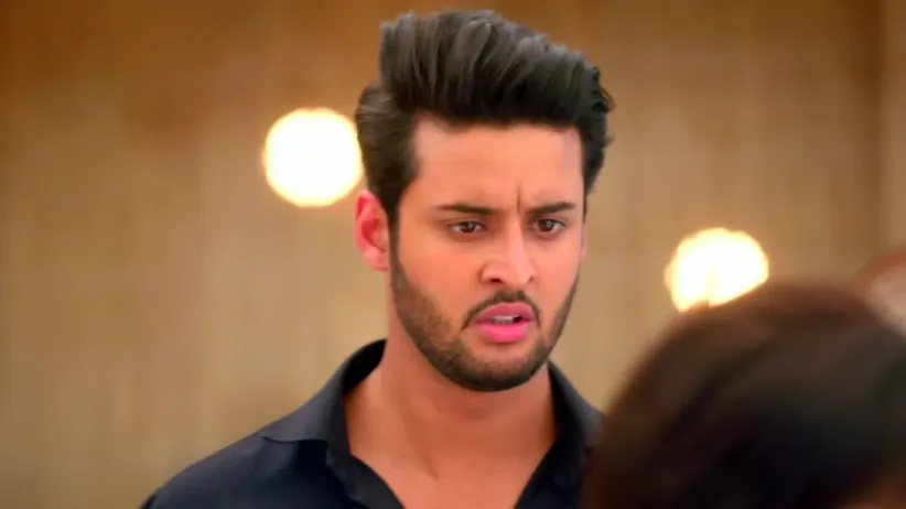 Meet Plans a Robbery!