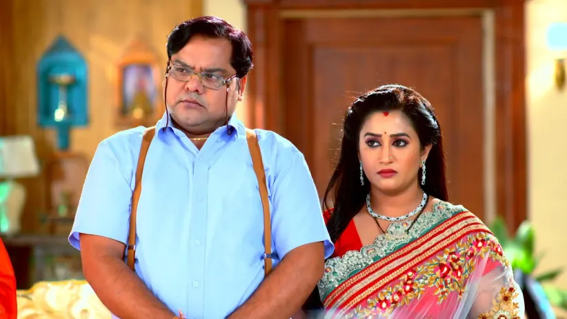 Chanda Arrives at Madhav's House