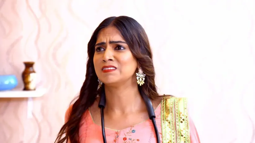 Gulabo Gives Away Baldev’s Laptop