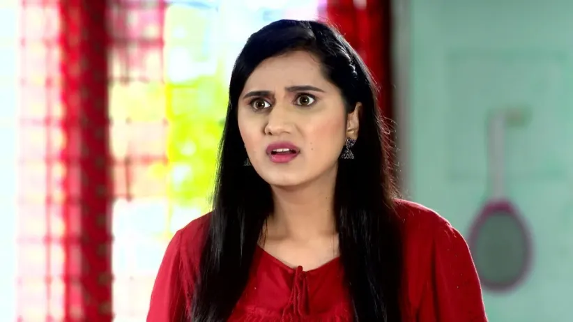 Vikramjeet and Naina Visit the Same Temple