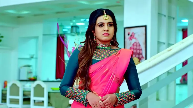 Shailu Pretends to Perform a Puja