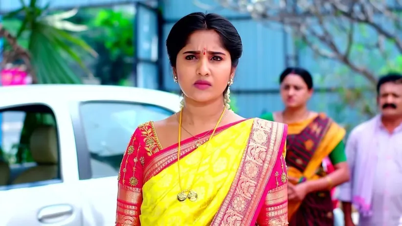 Divya Learns about Sumitra’s Past