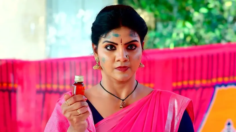 Ragasudha Tries to Poison the Food