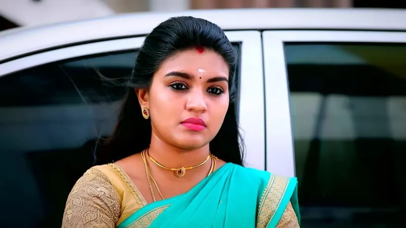 Akhila Gives a Responsibilty to Parvathy