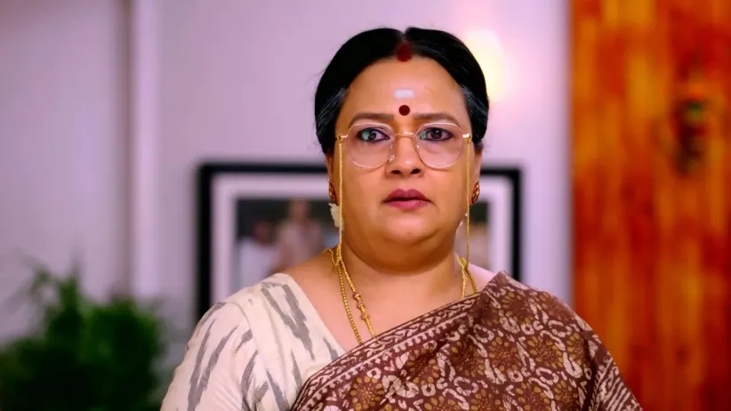 Ninaithale Inikkum - September 21, 2021 - Episode Spoiler