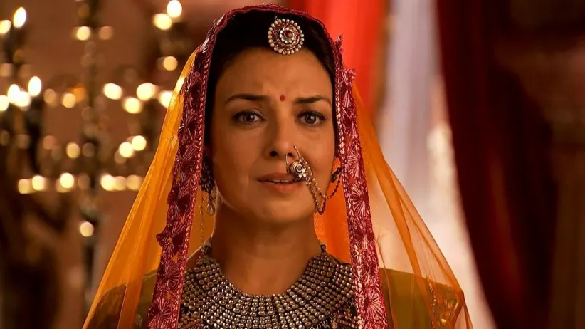 Maham Anga Saves Adham Khan