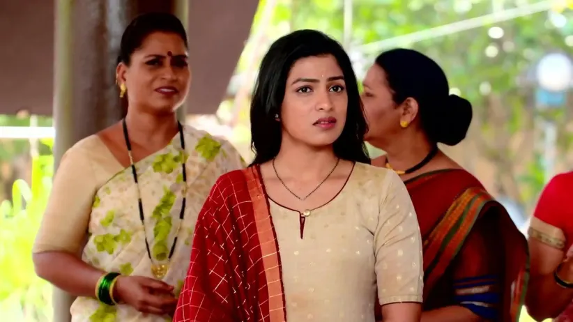 The Deshmukhs Welcome the Director | Tujhya Majhya Sansarala Ani Kaay Hawa
