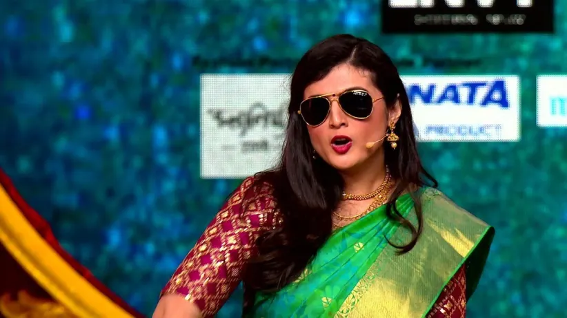 Mrunal Recites Poetry