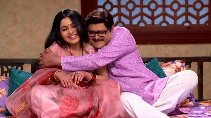 Anita and Angoori Hold Their Husbands Captive