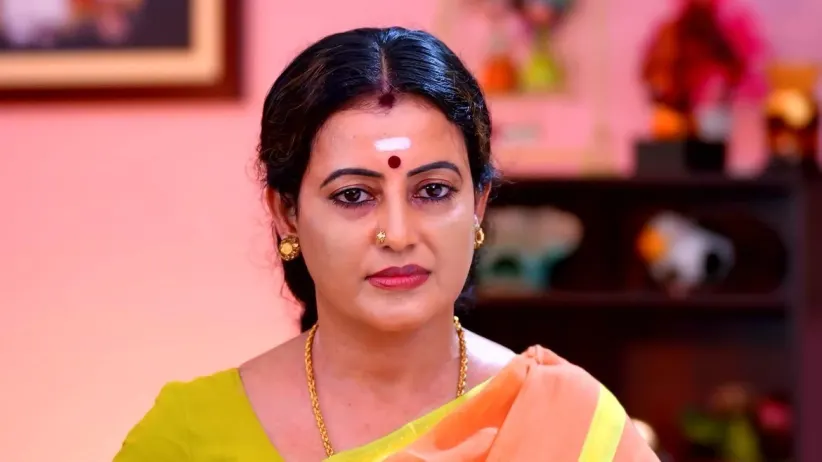 Raja Gives a Gift to Markandeyan