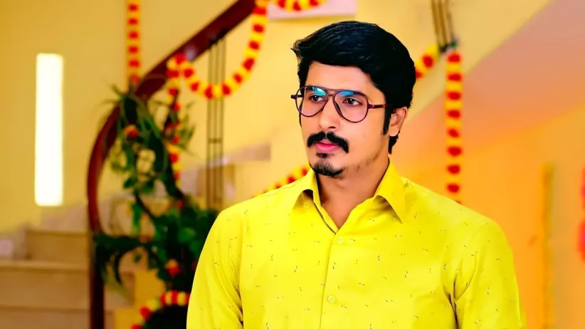 The Guests Ask Rajendra about Sumitra
