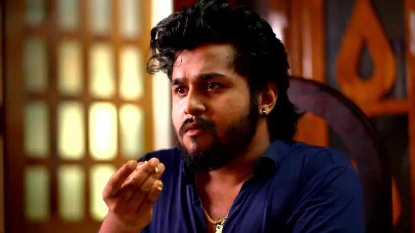 Vishnu Is Amazed to See Shalini