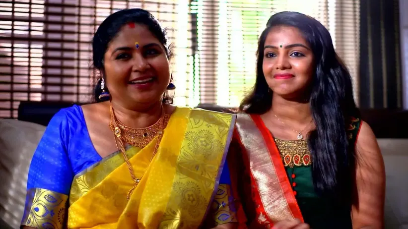 Sarala Stages an Act | Kudumbashree Sharda