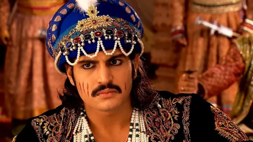 Jalaal Refuses to Give Achal Singh the Fort