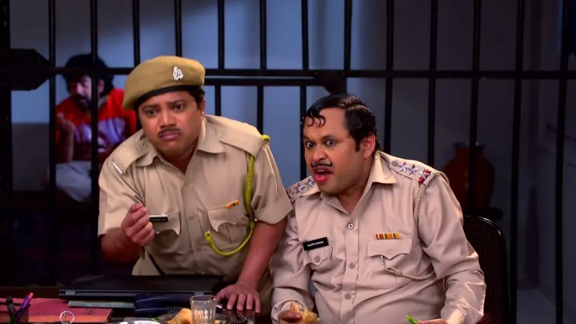 Happu Discovers Manohar's Mistake