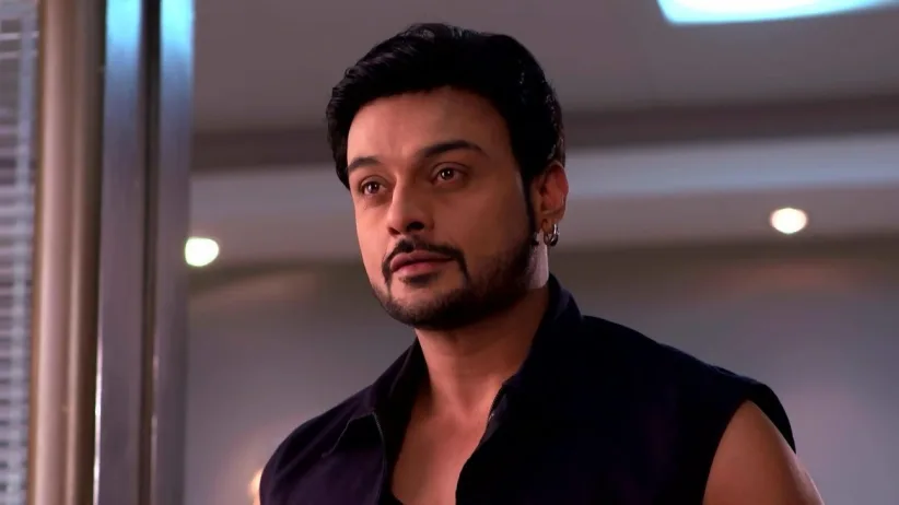 Prabal to Stop Santoshi from Touching Arya