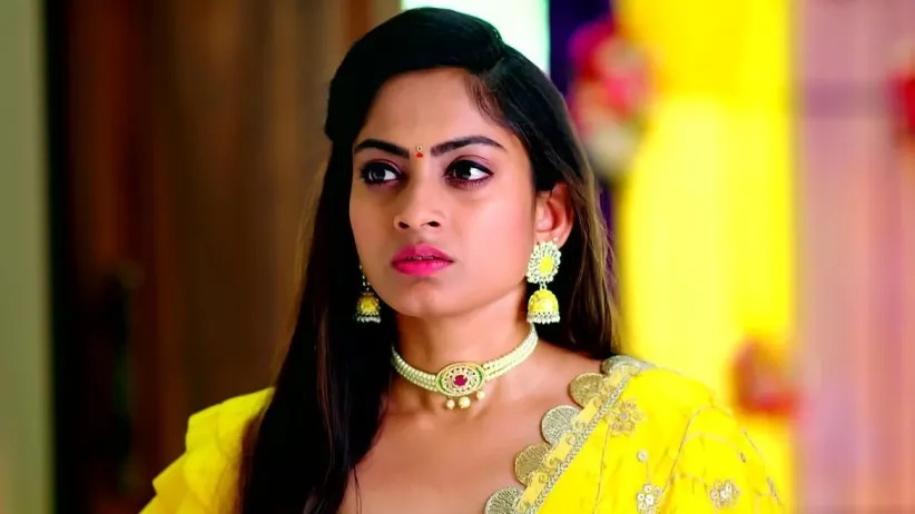 Samrat Insults Nandu and Her Father