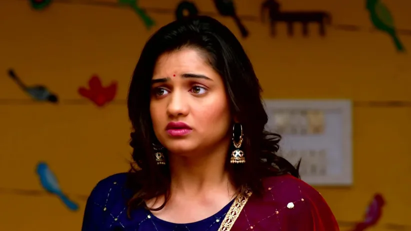 Shalaka and Sanika Hug Deepu | Man Udu Udu Zhala