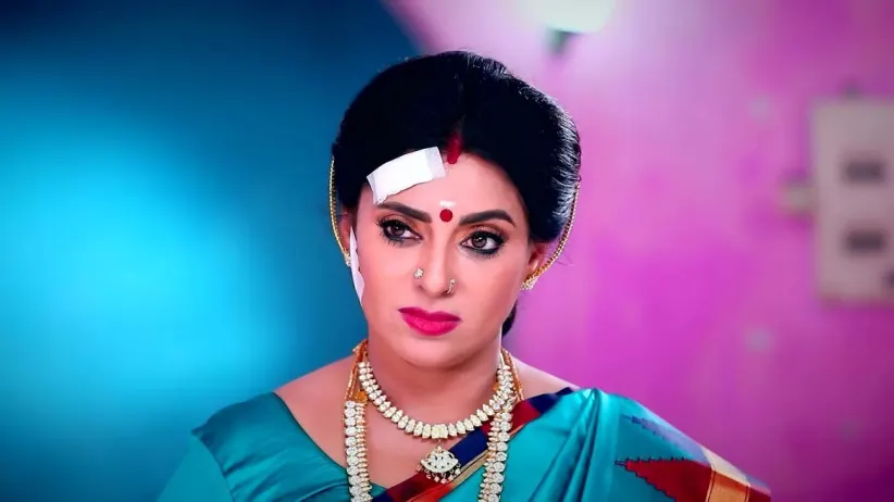 Akhila Hits Raghav