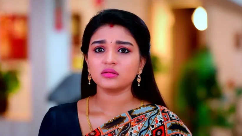 Parvathy is Surprised to see Bhuvaneshwari