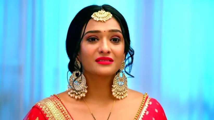 Lakshmi Saves Malishka from Getting Hurt