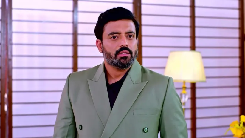 Meera's Act in front of Aryavardhan