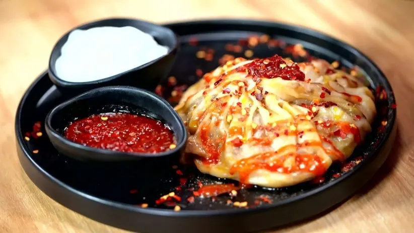 Delhi's Famous 'Jumbo Momo'