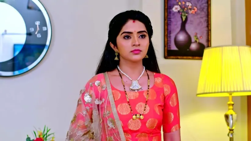 Anu Tends to an Unconscious Aryavardhan