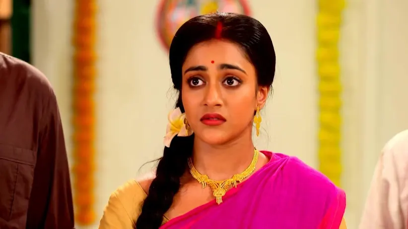 Gouri Arrives with Ishan for `Ashtamangala’