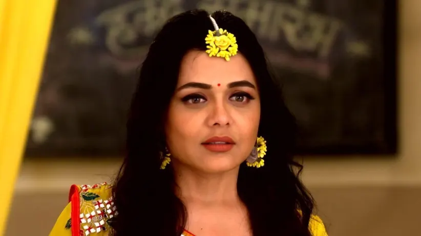 Everyone Applies Turmeric to Neha and Yash