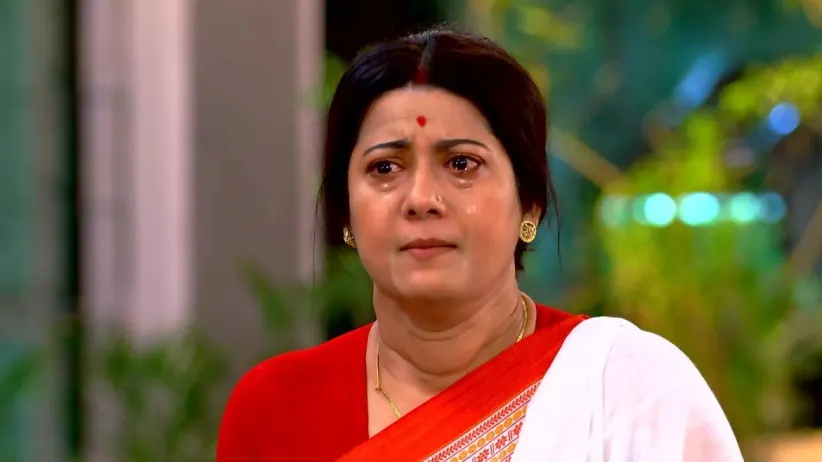 Satyaki Signs a Bond Paper for Urmi