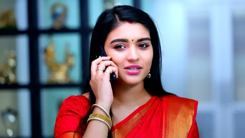 Bhuvaneshwari Slaps the Share Holder