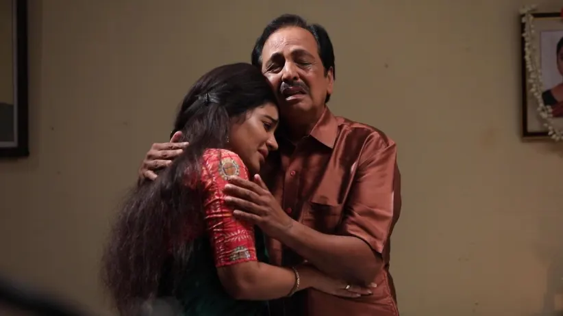Parvathy Takes a Promise from Sundaram