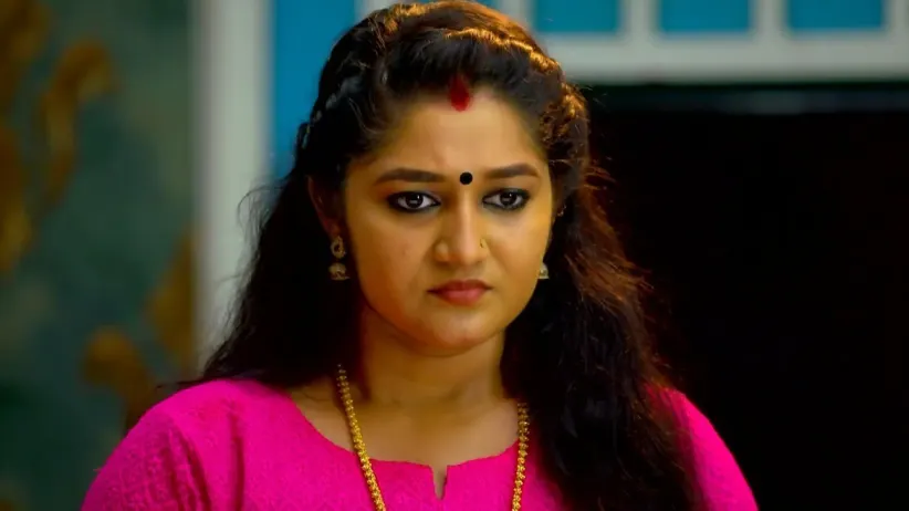 Raghu Varman Questions Rekha