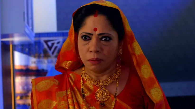 Renuka Tries to Expose Sumitra