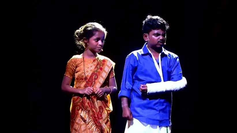 The Senior Contestants Join in the Skits