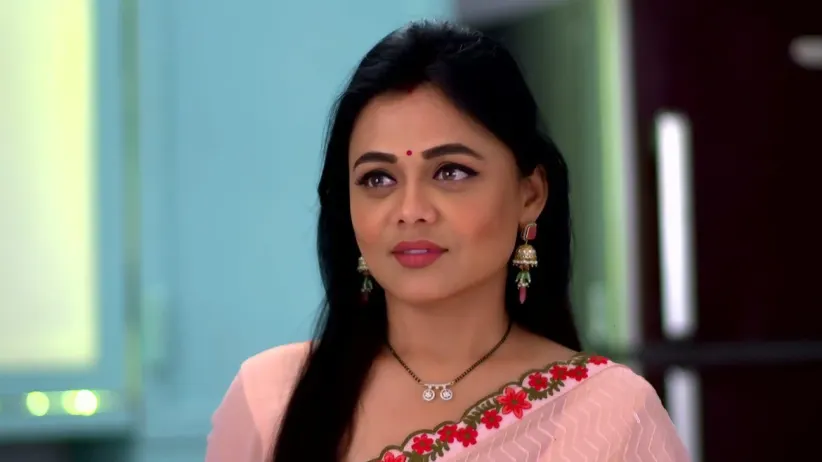 Meenakshi Asks Neha for a Job