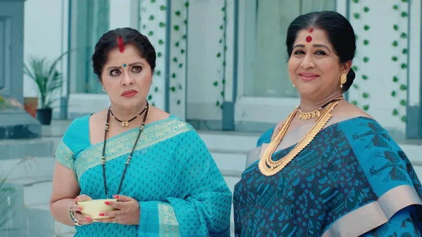 Vagdevi Struggles to Draw a Rangoli