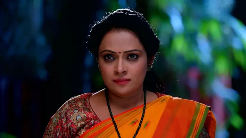 Siddharth Feeds Bommi