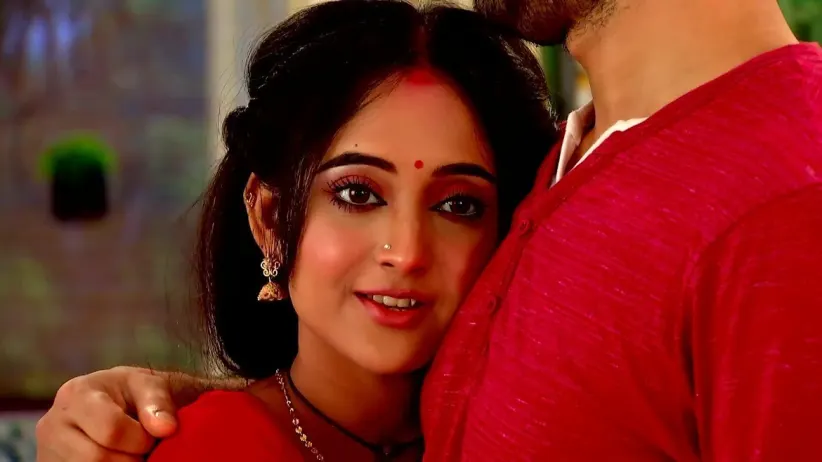 Samaresh-Anuradha and Rajib-Nanda Come in Disguise