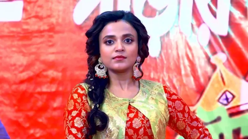 Urmi and Rini Partake in the 'Shera Bouma’ Contest