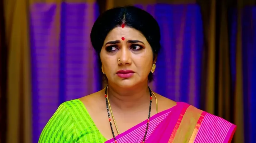 Divya Learns the Truth from Sumitra