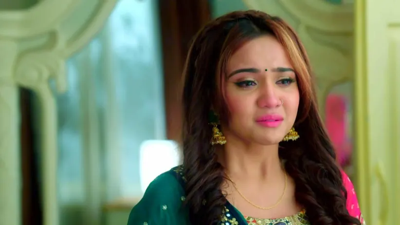 Meet Ahlawat Helps Meet Break Her Fast