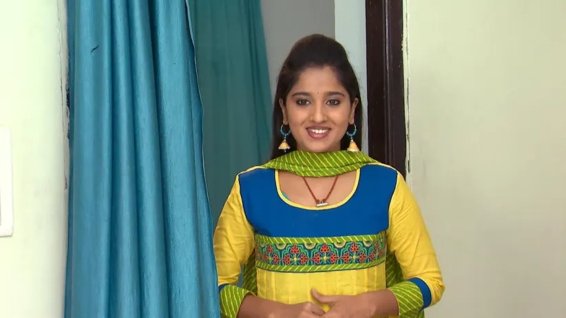 Nithya Warns Ganga through Signals