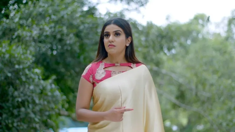 Mayuri Tends to an Injured Sheshnaga