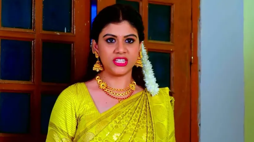 Devansh's Call Annoys Shriya