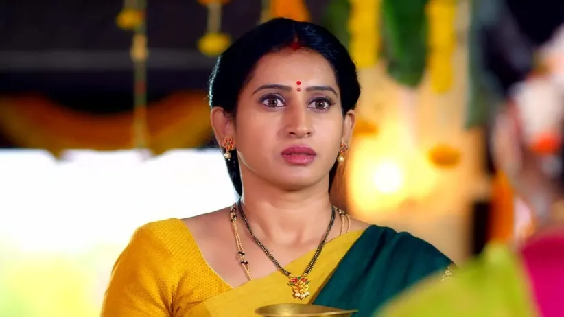 Anupama Locks Kalyani in a Room